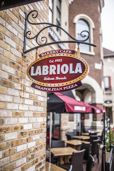 Italian Restaurant In Oak Brook About Labriola Cafe & Bakery